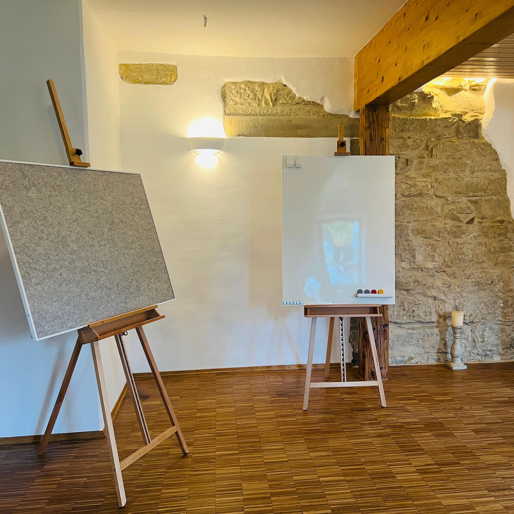 hof-ruckhardtshausen-haupthaus-eg-seminarraum-whiteboard-q
